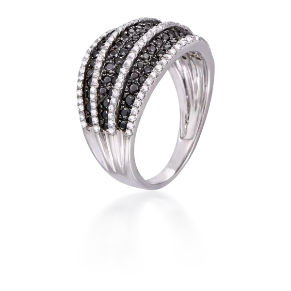 BLACK & WHITE RING